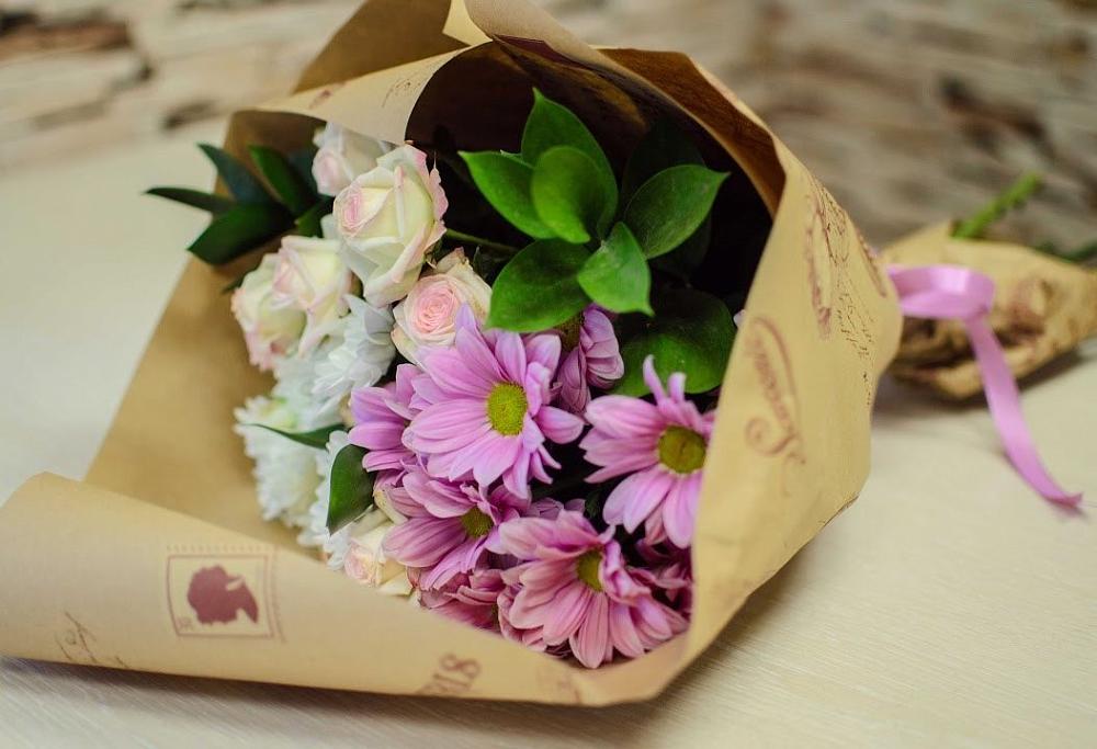 Букет цветов из: Розы и Хризантемы в Сергиевское