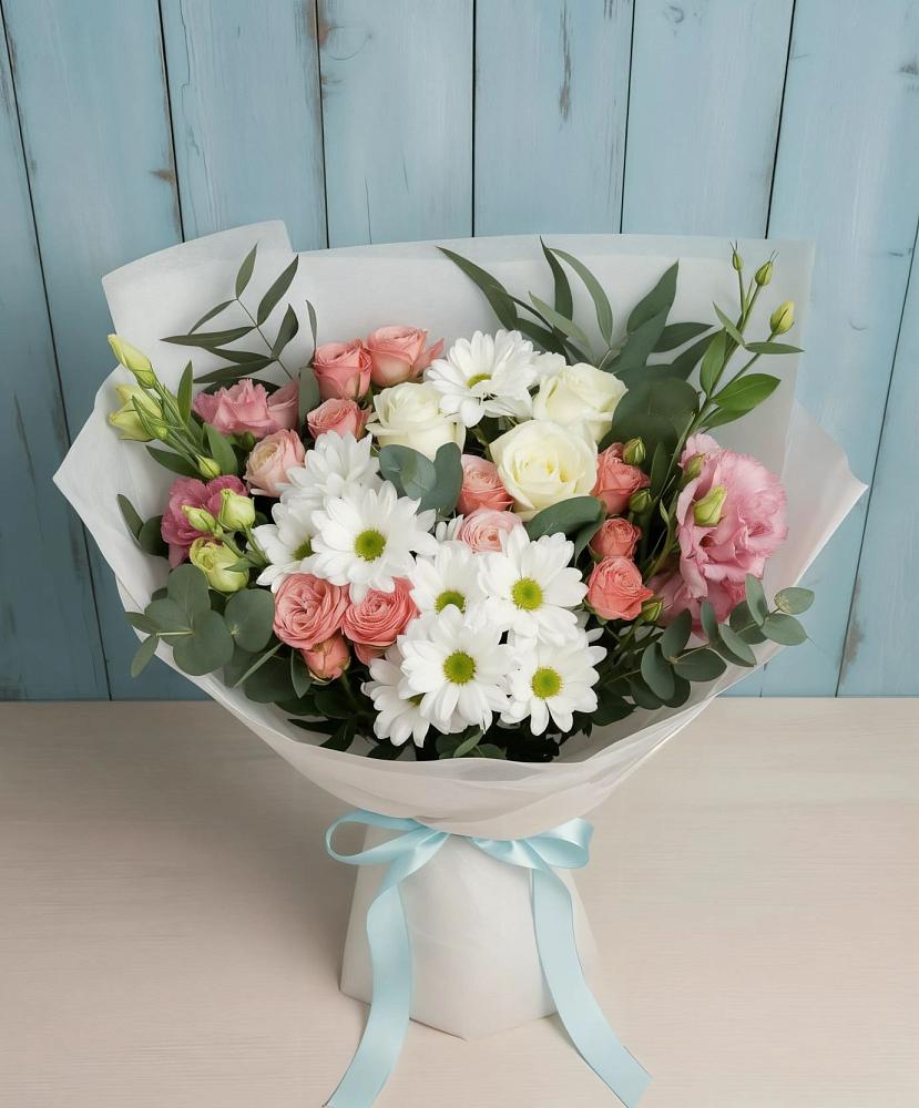 Букет цветов из: Розы, Лизиантусы и Хризантемы в Сергиевское
