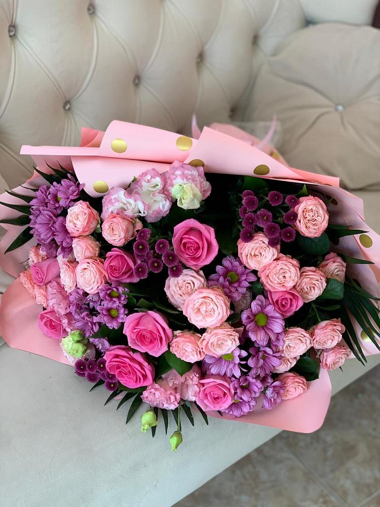 Букет цветов из: Хризантемы, Розы и Лизиантусы в Сергиевское