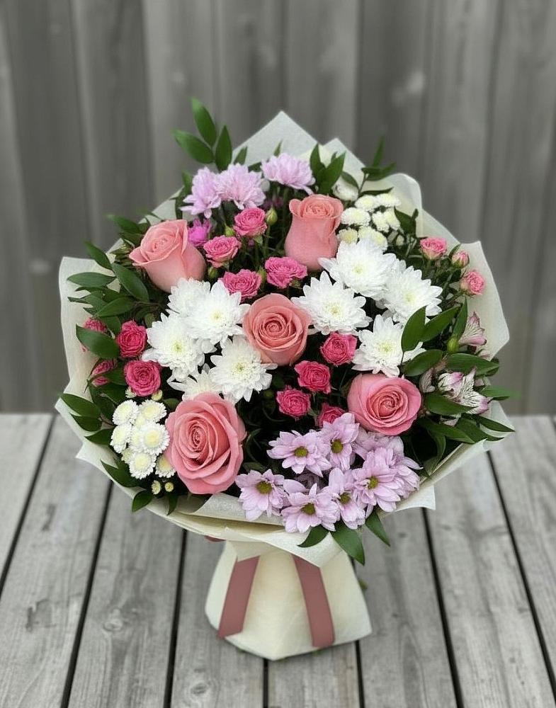 Букет цветов из: Альстромерии, Гвоздики, Розы и Хризантемы в Сергиевское