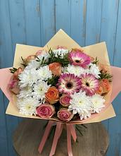 Букет цветов из:  Розы, Герберы и Хризантемы в Сергиевское