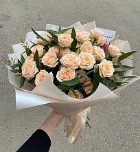 Букет Кремовые розы Латте в Сергиевское
