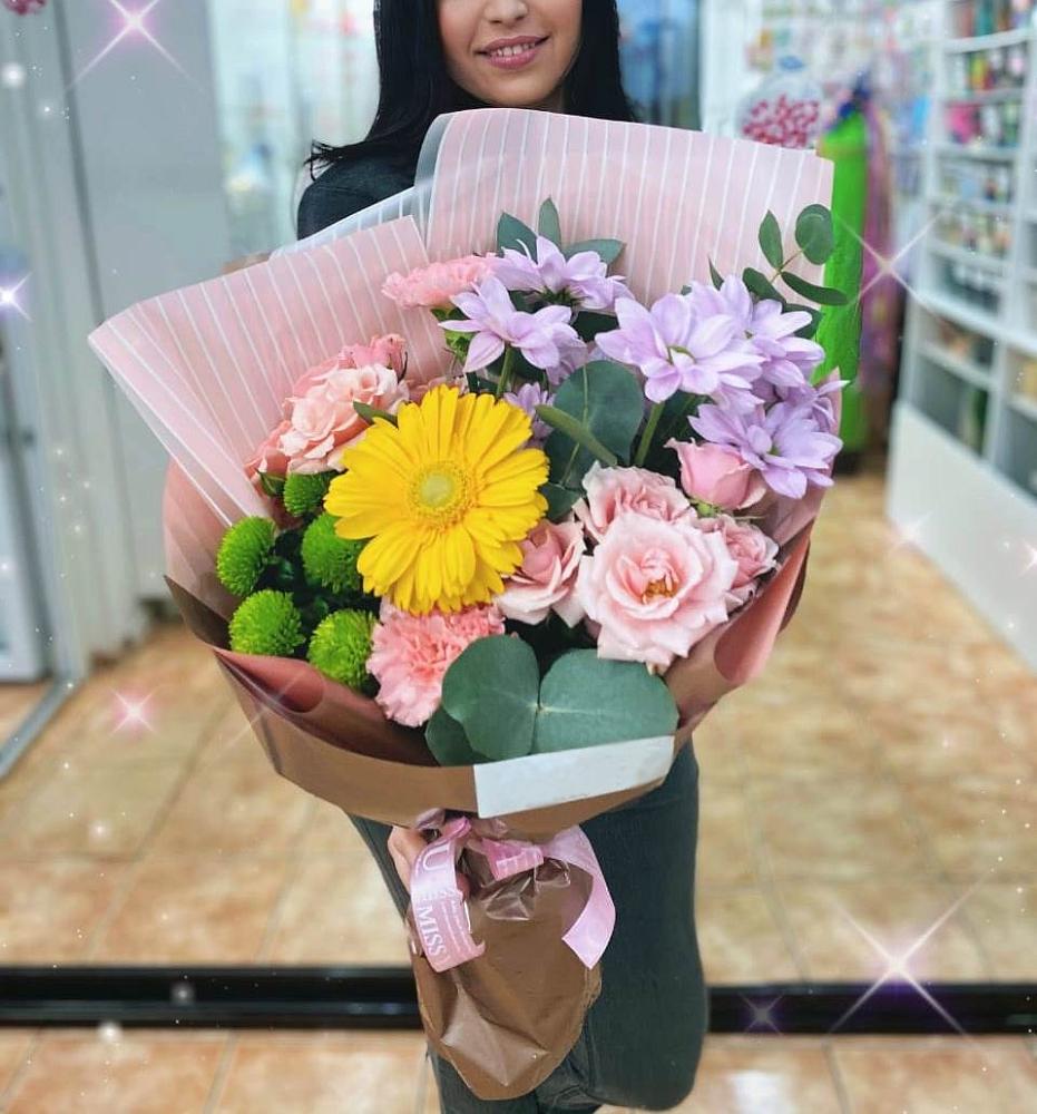 Букет цветов из: Герберы, Хризантемы, Розы и Гвоздики в Сергиевское