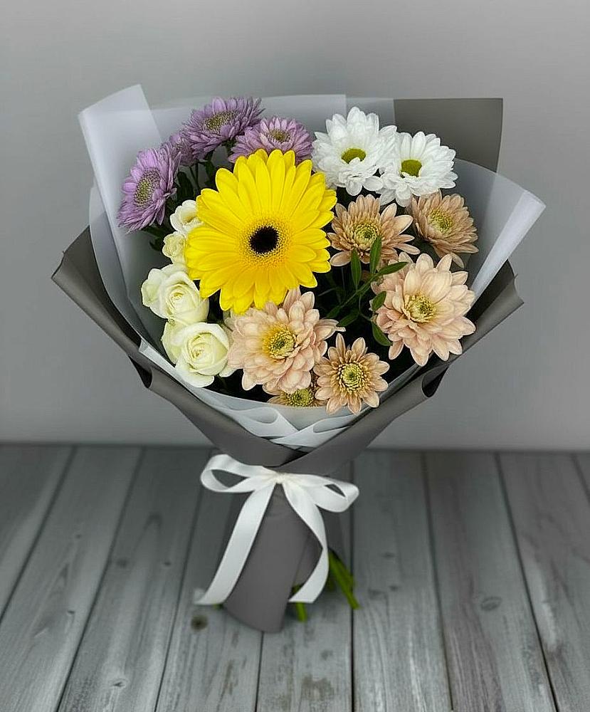 Букет цветов из: Розы, Герберы и Хризантемы в Сергиевское