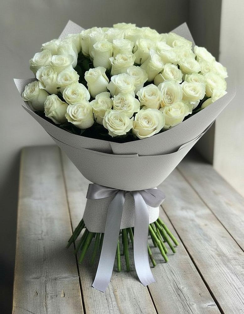 Букет 35 Белых роз в Сергиевское
