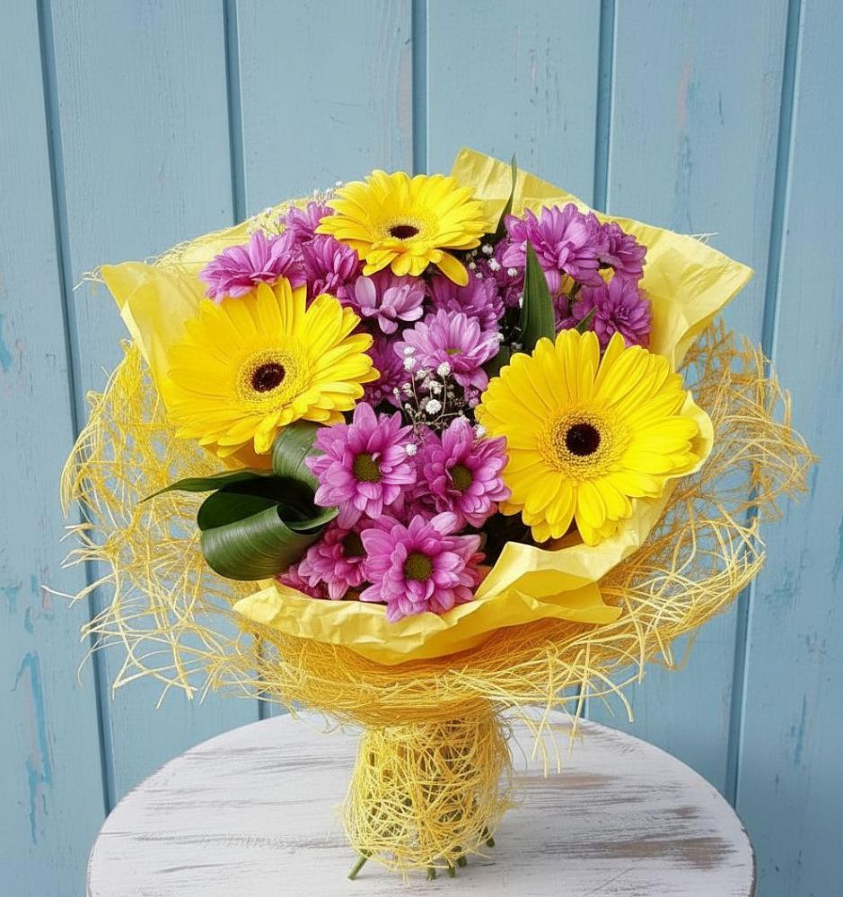 Букет цветов из: Хризантемы и Герберы в Сергиевское