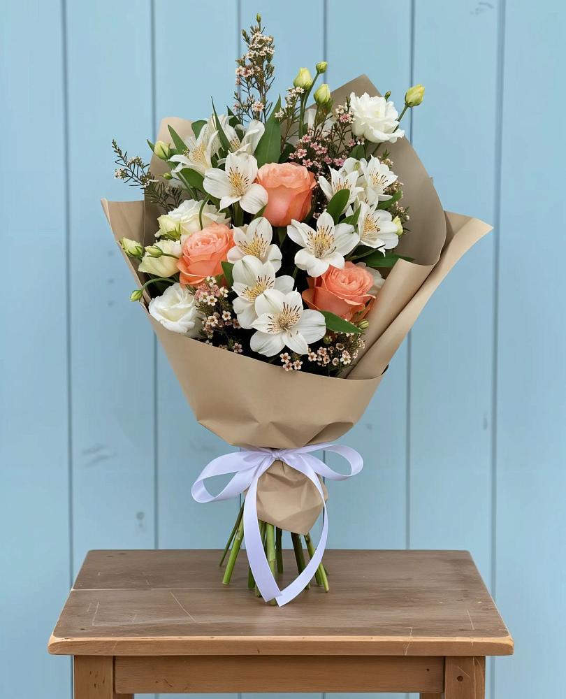 Букет цветов из: Альстромерии, Лизиантусы, Розы и Хризантемы в Сергиевское