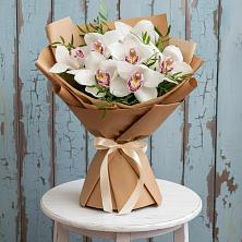 Букет цветов из:  Орхидеи и Розы в Сергиевское