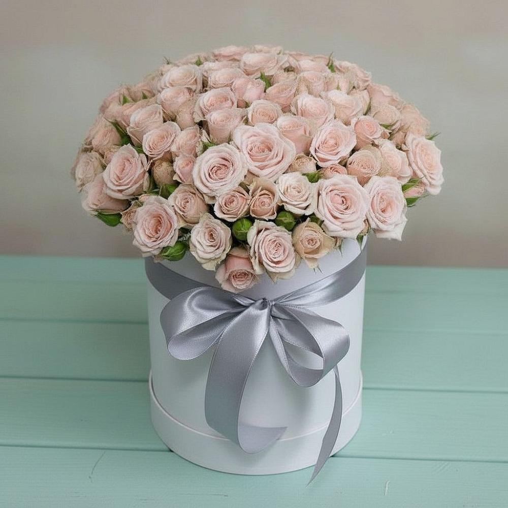 Цветочная композиция из Розы в шляпной коробке в Сергиевское